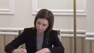 Președintele Federației de Judo din Moldova, inculpat într-un dosar penal, a fost decorat de Maia Sandu cu „Ordinul Onoarei”