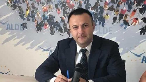 Liderul Partidului Republican, aliat cu AUR la precedentele alegeri, anunță negocieri cu celălalt pol ultranaționalist din jurul lui Cristian Terheș