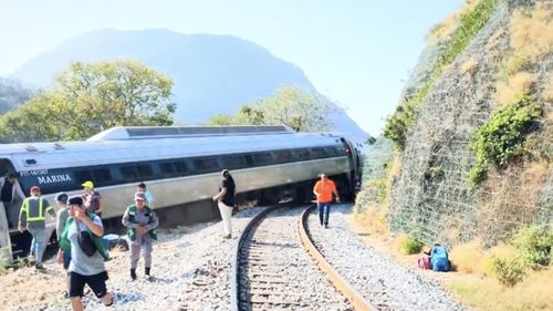 UPDATE Un tren cu peste 240 de călători a deraiat în Mexic / Mai multe persoane și-au pierdut viața