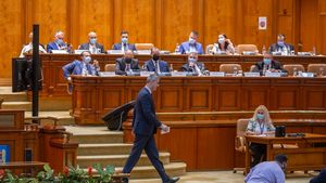 Dan Barna, reacție dură împotriva AUR: ”Partid extremist” / ”Ne obișnuim cu violența și devenim o republică bananieră” / PNL și PSD dau vina pe USR pentru ascensiunea AUR