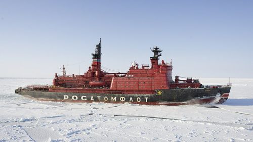 Rusia inaugurează un nou spărgător de gheaţă nuclear, care va facilita exporturile sale de hidrocarburi către Asia și Arctica