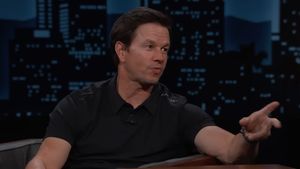 "Am așteptat mult timp să primesc un astfel de scenariu": Mark Wahlberg dezvăluie noi detalii despre rolul său în "Play Dirty" al regizorului Shane Black