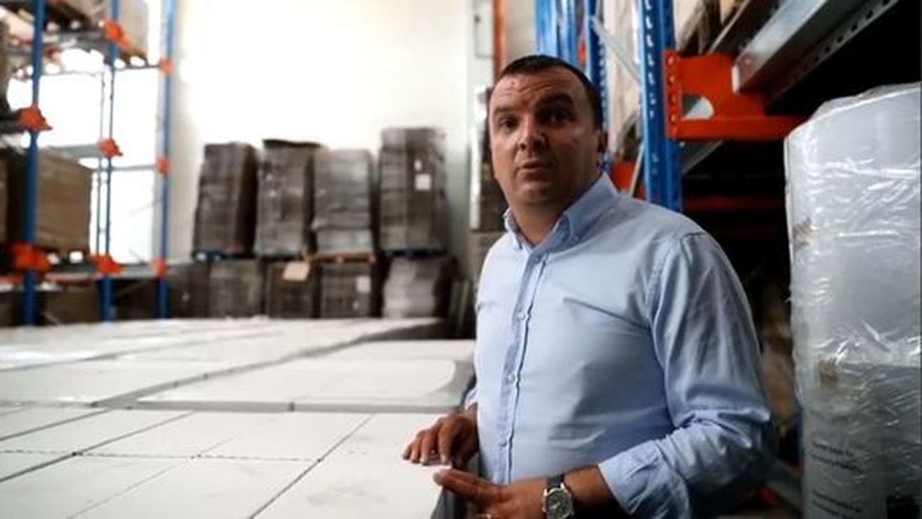 Timiș: Sute de tone de lapte din programul „Cornul și Laptele” zac într-un depozit. Din pricina epidemiei de Covid-19, laptele nu a mai ajuns la școlari