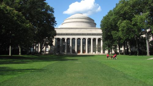 Universitatea „Massachusetts Institute of Technology” (MIT) refuză să semneze acordul administraţiei Trump privind învăţământul superior / Universităţi americane sunt presate să răspundă până la 20 octombrie