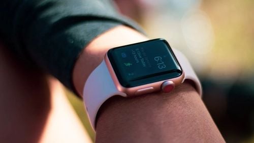 Snapchat lansează oficial o aplicație pentru Apple Watch