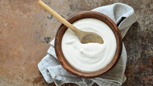 O firmă spaniolă devine fenomen global după ce o femeie de 117 ani a spus că le consuma zilnic iaurturile / Motivul pentru care nu vrea să devină o multinațională