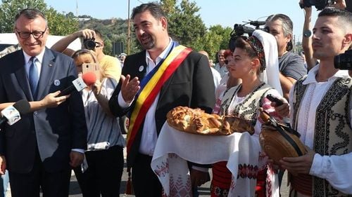 Primăria Slatina face licitație de 252 de milioane de lei pentru un acord-cadru pe patru ani pentru anveloparea blocurilor. Bugetul anual al primăriei e de doar 164 milioane lei