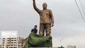 Iran: Un suspect a fost arestat după ce a incendiat o statuie a generalului Soleimani, ucis la începutul anului 2020 într-un raid american în Irak / „Justiţia îl va pedepsi cât mai curând posibil”