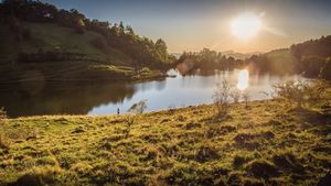 Ministrul Mediului: Apa e pompată afară din Lacul Tăul Mare / S-a format o pâlnie de eroziune, cu diametrul de 60 cm și adâncime de 1,5 m- 2m, în coronamentul barajului