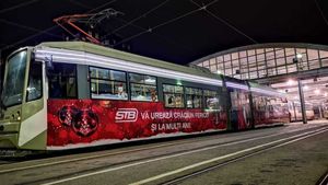 Tramvaiul Colindelor circulă începând de luni pe linia 1 / ”Am pregătit cea mai frumoasă selecţie de colinde româneşti şi internaţionale”