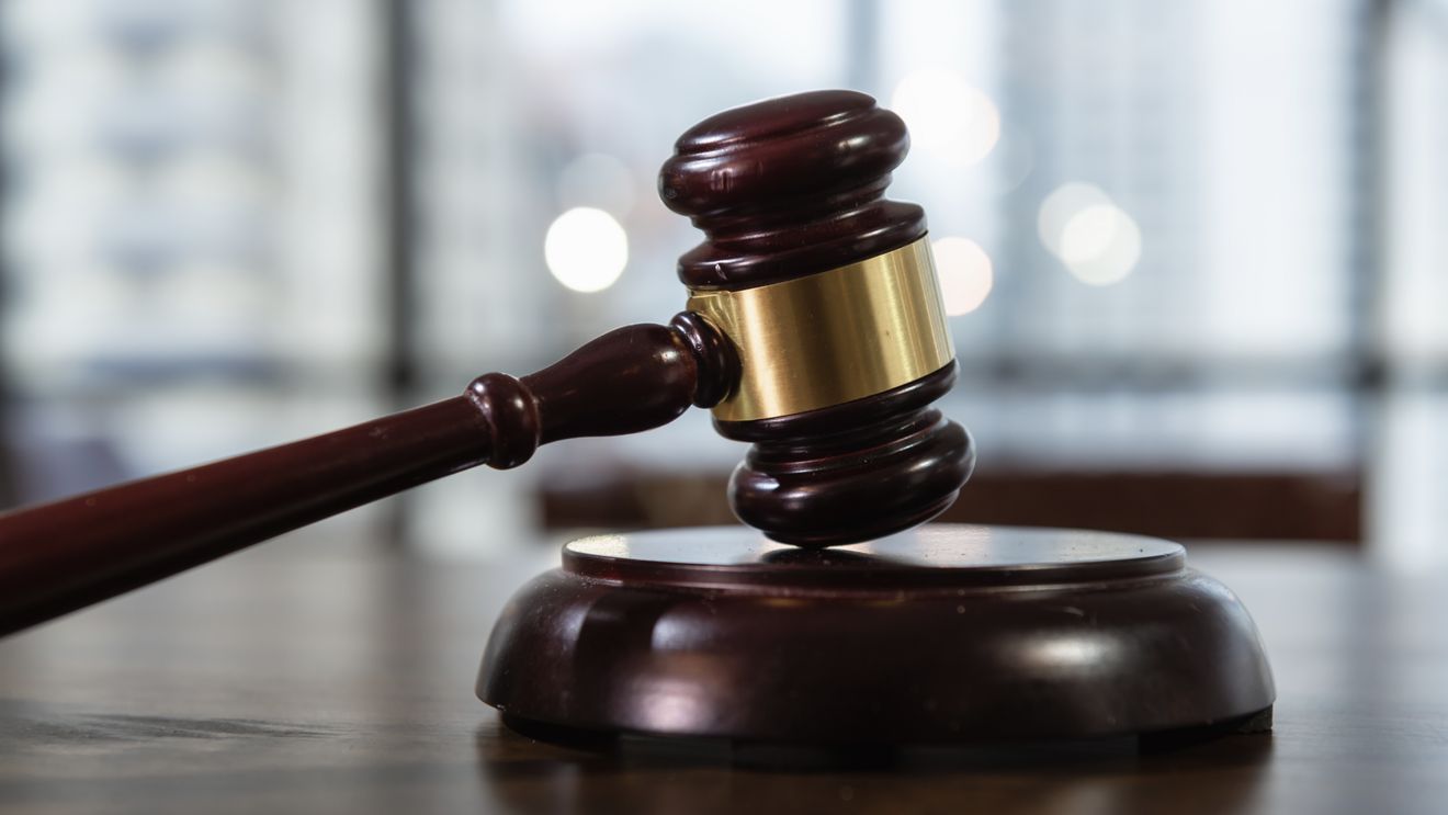 O judecătoare federală decide că demiterea de către Trump a unui înalt funcționar a fost ilegală