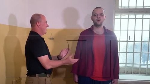 Prizonier britanic eliberat de Rusia: Am fost întrebat dacă vreau o moarte rapidă sau o moarte frumoasă. Am fost tratat mai rău decât un câine