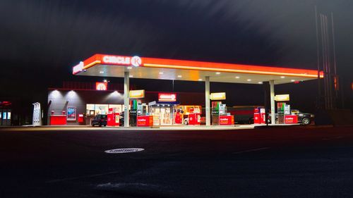 Ministrul Muncii: Managerii de benzinării trebuie să îşi înţeleagă rolul şi niciunei persoane nu trebuie să i se permită accesul dacă nu are mască de protecţie