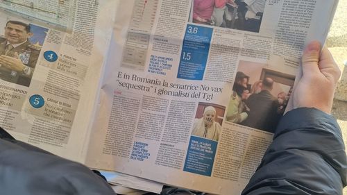 Cazul Șoșoacă ia amploare în presa italiană. Senatoarea „no vax” este acuzată că a atacat și sechestrat echipa de la Rai Uno, iar poliția că nu i-a protejat pe jurnaliști