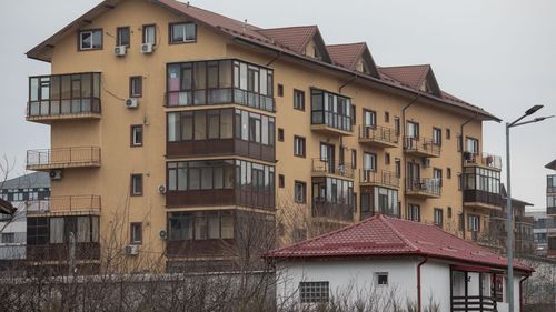 Statistică: În câți metri pătrați locuiește un român, în funcție de etnie / Maghiarii au de două ori mai mult spațiu decât românii / Președintele Centrului Maghiar din Sibiu: ”E imposibil, trebuie să fie o greșeală”