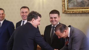 VIDEO Daniel Băluță, despre „plecăciunea” la Nicușor Dan: Președintele mi-a spus „Ne-am mai văzut de câteva ori. Ne știm, nu?” și mi-am modificat poziția / Ce spune despre tensiunile dintre ei, ca primari