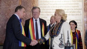 Acuzații încrucișate între sindicate și Andronescu. FSE Spiru Haret: Greu de crezut că Ministerul poate face legile educației într-o lună sau documentele sunt gata fără să știm autorii