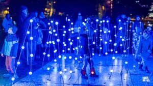 Lights On, festivalul internațional de instalații de lumină, ajunge vineri la București, în zona sectorului 2, pentru a doua ediție din Capitala României