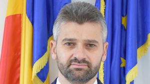 Tribunalul a suspendat Decizia prin care Nicolae Alexe a fost destituit din Poliție. Comisarul-șef se afla la comanda IPJ Olt, în ziua în care Alexandra Măceşanu a sunat la 112 pentru a cere ajutor