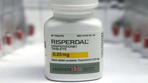 Johnson&Johnson, acord pentru procesele în care mii de bărbați care au luat antipsihoticul Risperdal acuză că le-au crescut excesiv sânii/ Daunele ajung la 800 de milioane de dolari