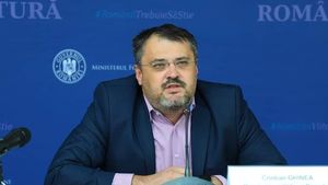 Ghinea: Guvernarea merge în virtutea pilotului automat. Să treacă alegerile PNL, să avem o conducere nouă, oricare ar fi ea, dar să fie în poziția de a-și asuma decizii politice