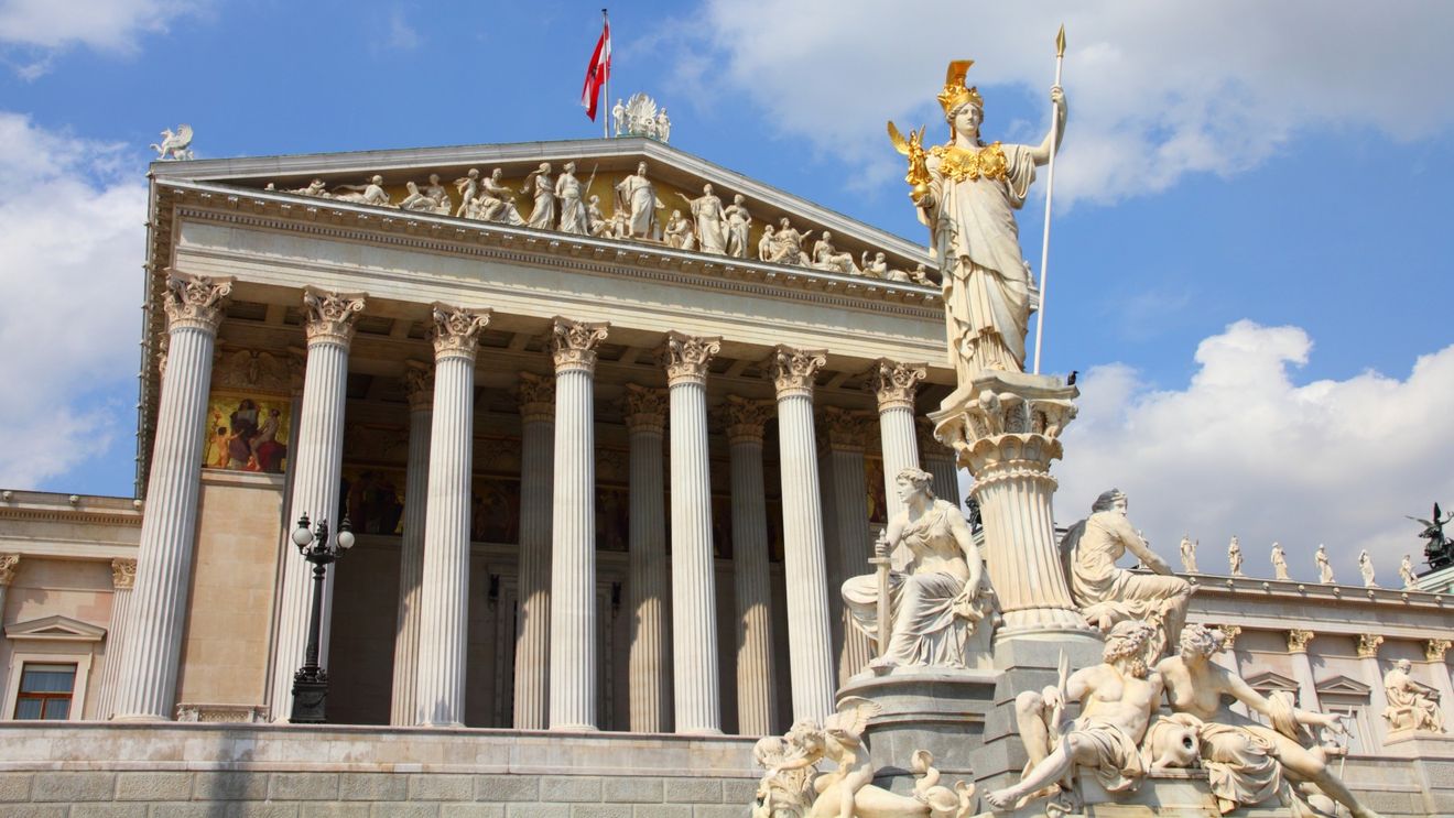 Guvernul de coaliţie de centru din Austria şi-a preluat mandatul sub conducerea cancelarului Christian Stocker