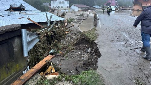 Prefectul de Suceava: Locuitorii din Broşteni se plâng că nu le răspund companiile de asigurări unde aveau asigurarea