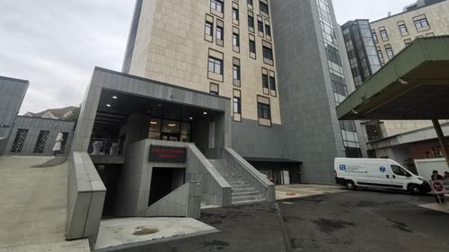 O fată de 17 ani de la un liceu de elită a murit la Spitalul de Copii din Timișoara, după ce se internase în urmă cu o zi, cu stare de somnolenţă în urma ingerării unei substanțe / Poliţiştii fac cercetări