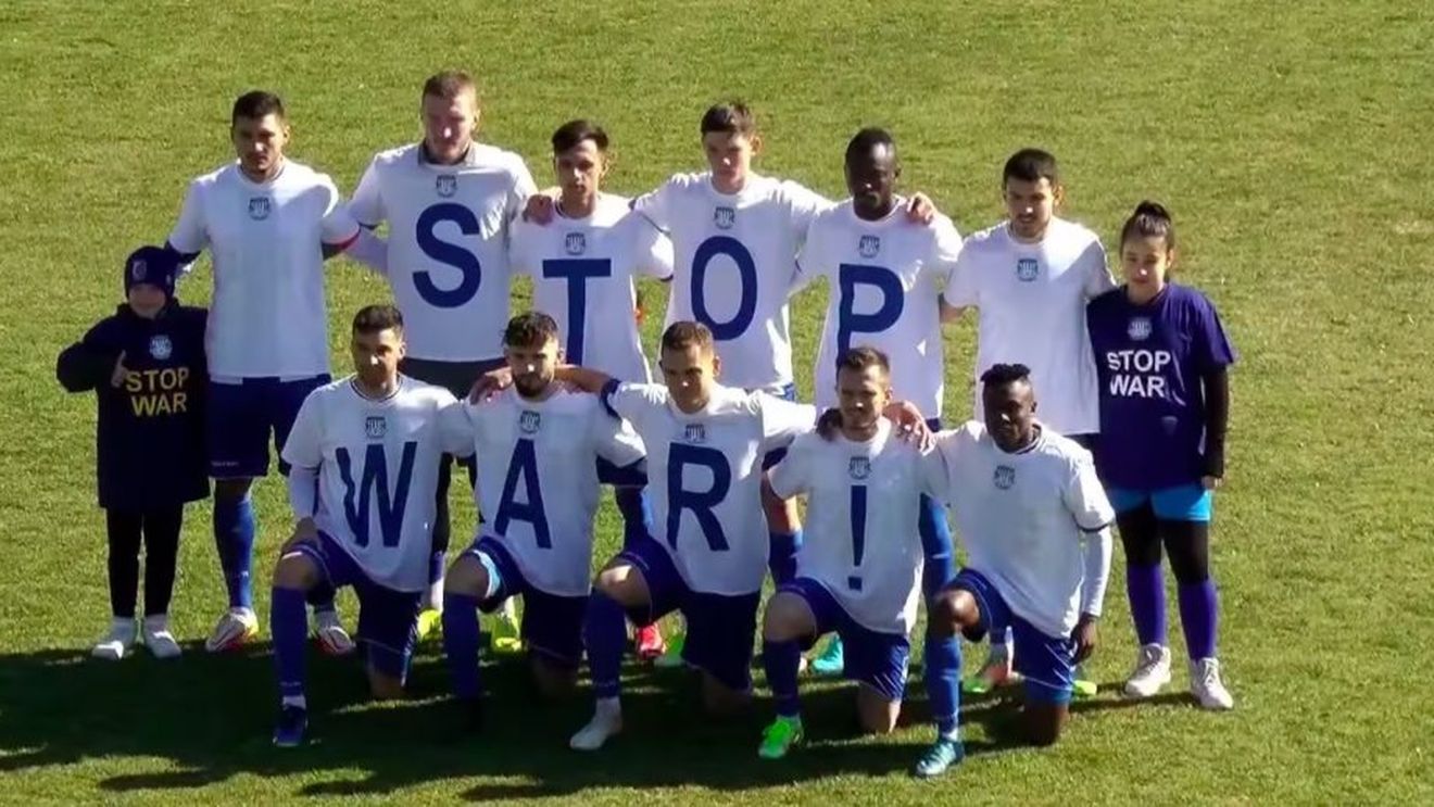 VIDEO Un copil din Ucraina şi unul din România au dat lovitura de start a meciului Poli Iaşi – Astra, din Liga 2