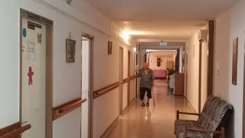 Fonduri europene pentru un centru de recreere la căminul de bătrâni din Ciacova (Timiș). Un proiect transfrontalier pentru vârstnicii din România și Serbia