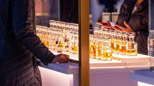 Ce trebuie să știi înainte să cumperi parfum din Paris, potrivit experților francezi