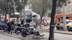 VIDEO Accident de autobuz cu studenți italieni și pasageri ai unui vas de croazieră soldat cu peste 30 de răniți în Barcelona