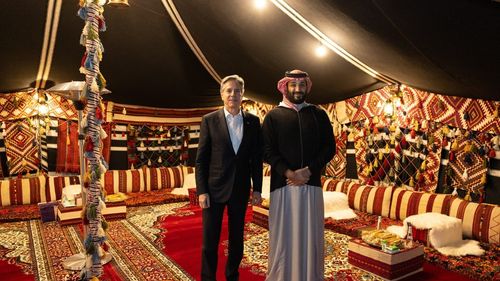 Arabia Saudită e gata să susțină loviturile împotriva rebelilor Houthi din Yemen, ale căror atacuri asupra transportului maritim în Marea Roșie au redus traficul comercial pe această cale navigabilă vitală