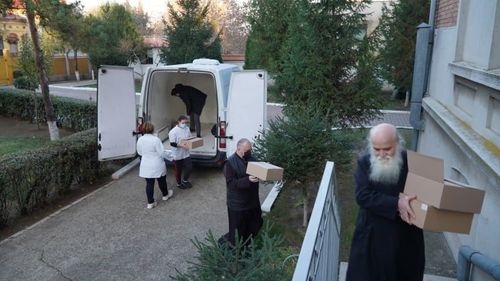 Zece cabinete medicale deschise în mănăstiri din județul Galați