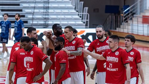 Dinamo, victorie dramatică  în derbiul cu Steaua din campionatul de baschet, cu un coș marcat la ultima fază a meciului