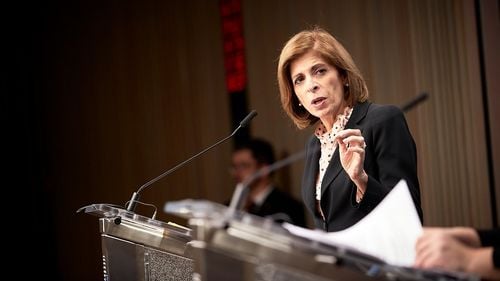 Comisarul european pentru sănătate vine la București: România trebuie să-și dubleze eforturile de vaccinare pe parcursul verii, doar 30% din populația adultă a fost vaccinată complet