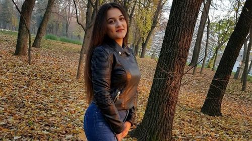 Adevărul: O colegă de clasă a Luizei Melencu susține că în noaptea de miercuri a semnalat activitate pentru scurt timp pe contul de Whatsapp al prietenei dispărute
