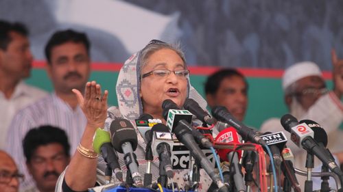 Un tribunal din Bangladesh a emis un mandat de arestare pe numele fostului prim-ministru exilat Sheikh Hasin