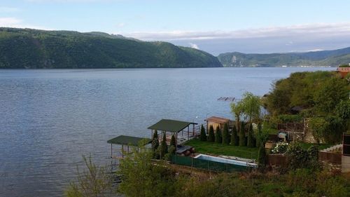 Debitul Dunării la intrarea în ţară, în scădere până la 2.200 mc/s / Media lunii octombrie - 3.850 mc/s