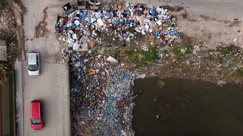 După inundații, Albania se îneacă în plastic