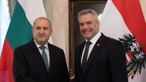 Cancelarul Austriei, Karl Nehammer, s-a întâlnit cu președintele Bulgariei, Rumen Radev / Ambii oficiali au postat imagini, subliniind „buna colaborare” și „poziția comună” în aprofundarea relațiilor bulgaro-austriece / Cei doi lideri au participat la Concertul Filarmonicii din Viena