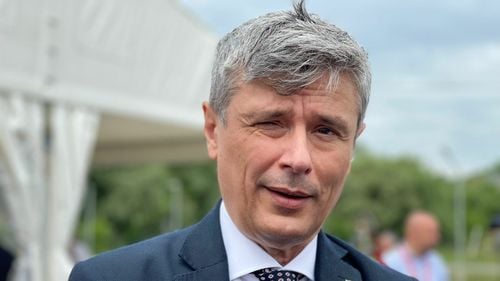 Virgil Popescu, atac la contracandidaţii lui Ciucă: Nu poţi fi preşedinte când încă iei lecţii de economie, când nu ştii rolul Turciei în NATO, când minţi că ai fost decreţel, când nu poţi clarifica relaţiile cu Moscova sau când eşti copilul lui Putin