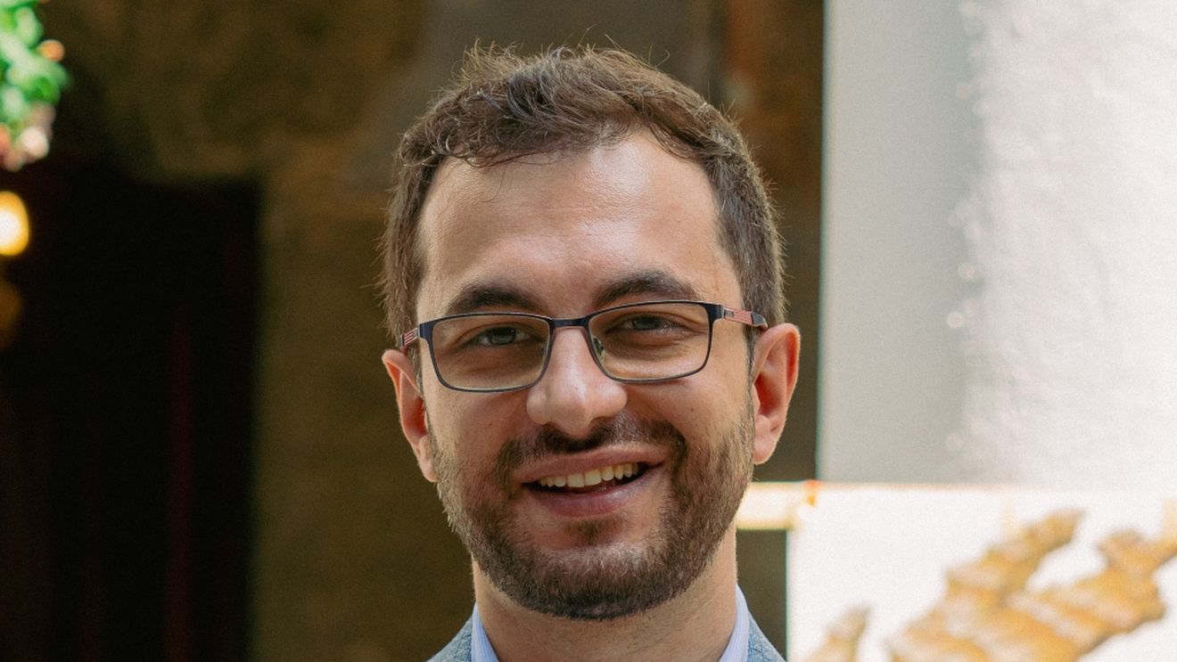 Încă un independent şi-a depus candidatura la Biroul Electoral Central / Absolvent al Facultății de Științe Politice București, activist cu experiență profesională la marile companii IT: Hewlett-Packard, Oracle și UiPath