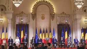 VIDEO Momentele esențiale din dezbaterea prezidențială de la TVR: Momente tensionate între Nicușor Dan și ceilalți candidați, după ce a spus că doar patru au șanse să fie președinte / Cum au răspuns candidații puși în scenarii de criză / George Simion, singurul absent la dezbaterea TVR
