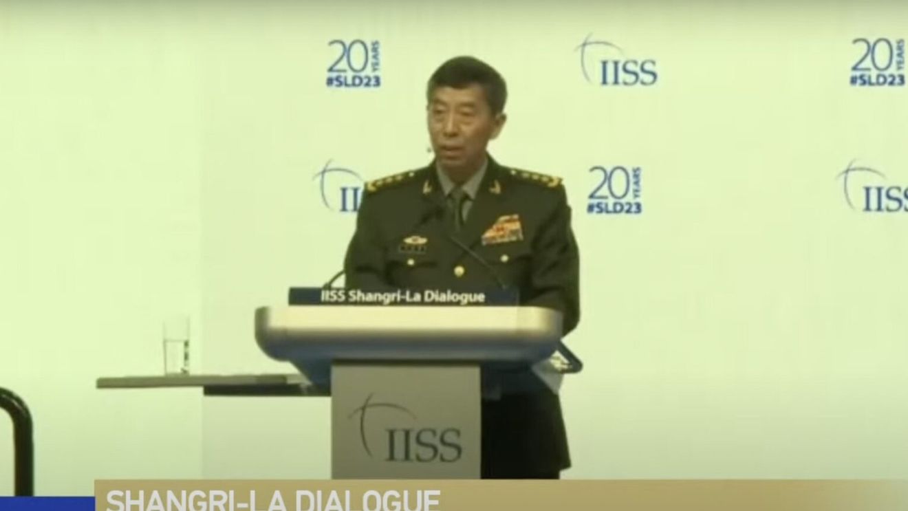 Ministrul chinez al Apărării, Li Shangfu, a susținut că țara sa urmăreşte dialogul şi nu confruntarea, sugerând că SUA s-ar amesteca în treburile interne ale altora / Secretarul american al Apărării, Lloyd Austin, a mustrat China în discursul său de la reuniunea de securitate, pentru că a refuzat să organizeze discuţii militare bilaterale