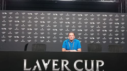 FOTO Un fotograf român, prezent la meciul de retragere al lui Roger Federer: ”Am plâns și eu” / Primul meci de tenis important la care a participat a fost tot cu Federer / ”Cu Roger am început, cu el s-a terminat”