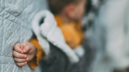 Spitalul Județean Suceava trebuie să plătească despăgubiri de 800.000 de euro pentru un cuplu al cărui bebeluș a murit din cauza a trei bacterii din spital