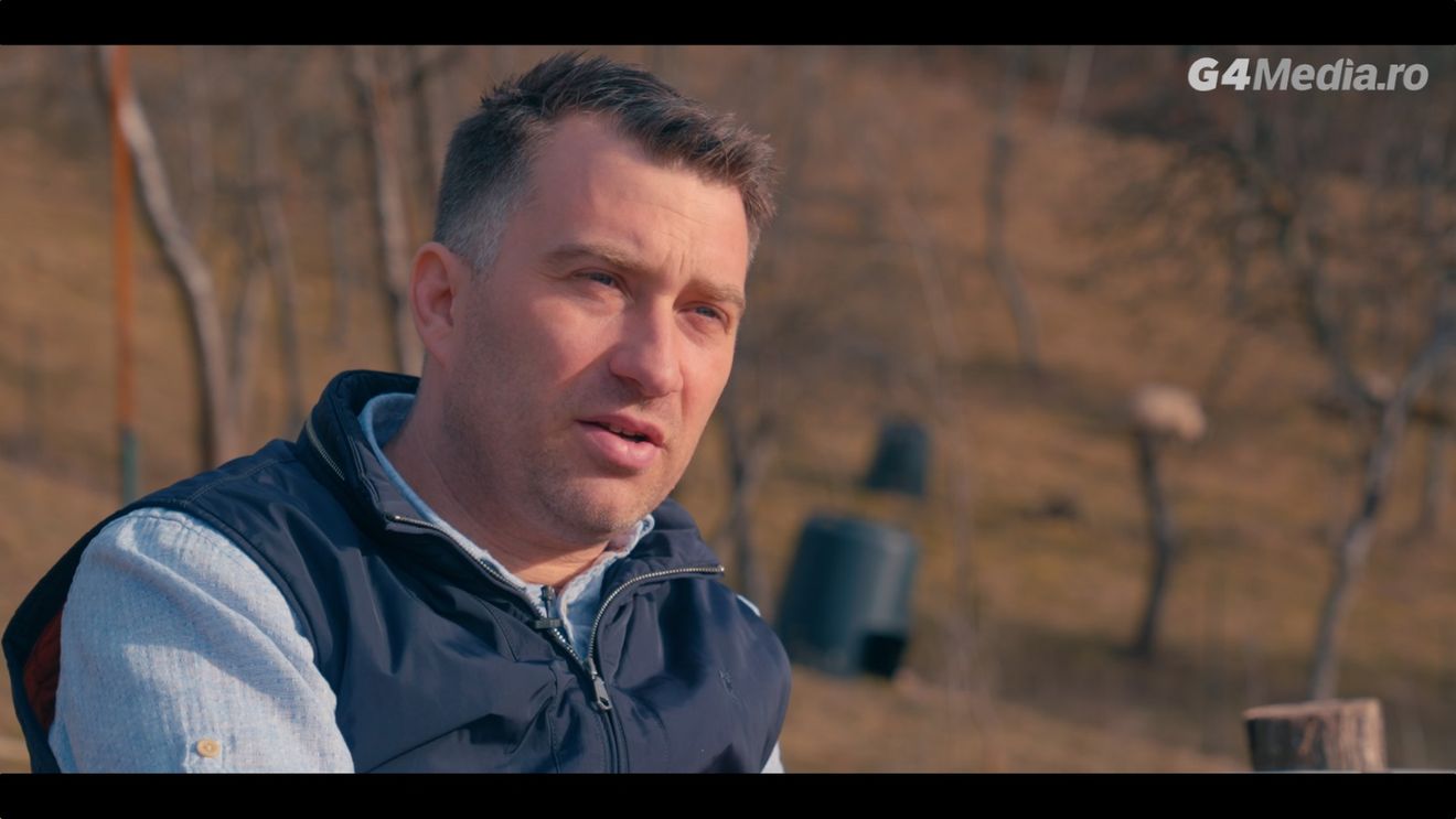 VIDEO „Viața fără ceas”. Omul care își trăiește visul și inspiră multe familii tinere