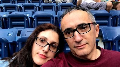 Ultima șicană a statului român împotriva părinților adoptivi ai Sorinei: Poliția de frontieră anunță că soții Săcărin au pierdut  avionul din cauza verificărilor amănunțite la plecarea din țară către SUA