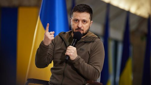 Zelenski: În Donbas e iadul/ Aceasta este o încercare deliberată şi criminală de a ucide cât mai mulţi ucraineni/ Îi vom găsi şi îi vom aduce în faţa justiţiei pe toţi cei care dau şi execută ordine penale